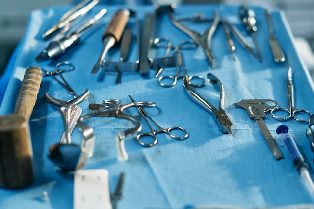 Les instruments chirurgicaux
